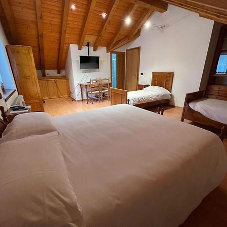 Albergo Nuoitas 포르니 디 소프라 외부 사진