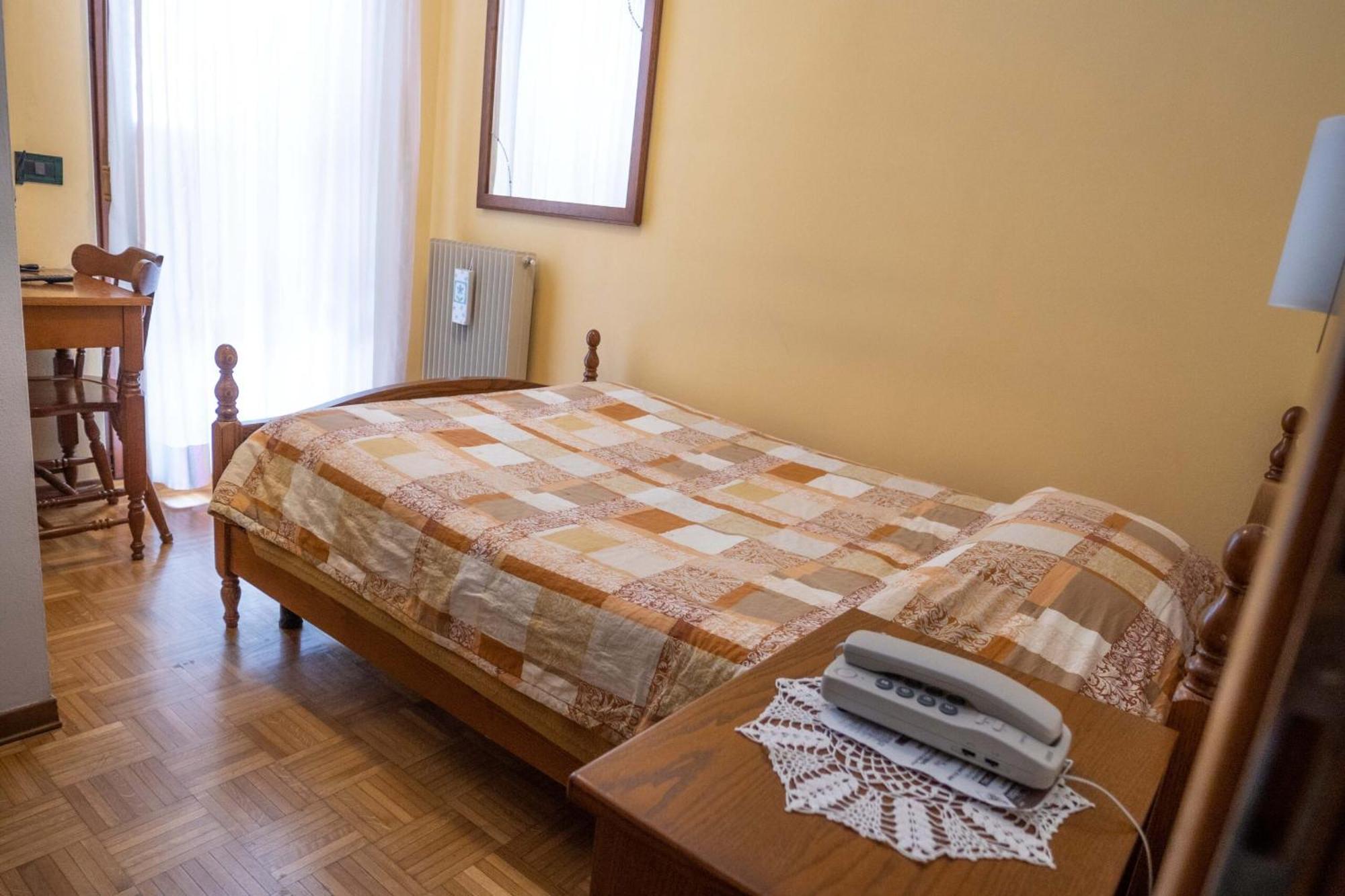 Albergo Nuoitas 포르니 디 소프라 외부 사진