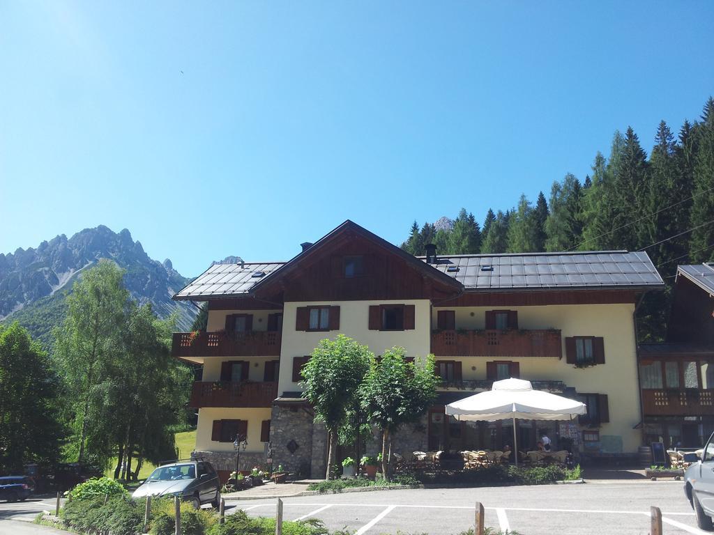 Albergo Nuoitas 포르니 디 소프라 외부 사진